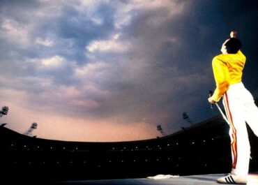 QUEEN - LIVE IN WEMBLEY